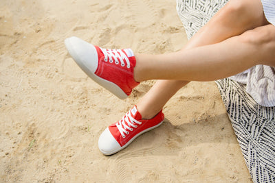 Ideal shoes for a holiday: Tips for both backpackers and fashion aficionados