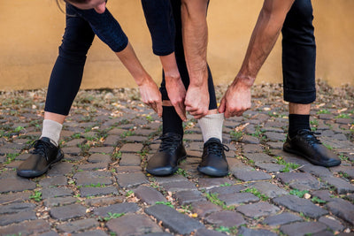 Walking barefoot in socks: Why barefoot shoes and socks (don’t) get along