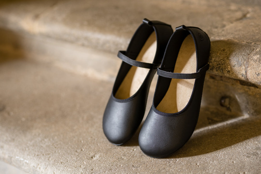 Ballet flats for narrow feet online