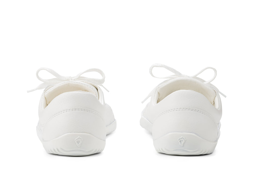 【関税＆送料込み】ChloAC White Sneakers ZV1747 La Flash Low-Top Graffiti Sneakers - White with